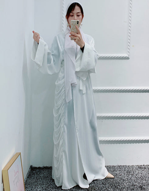 Elegant Ramadan Abayas and Kaftans for Muslim Women